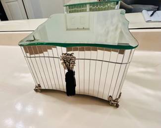 Mirrored jewelry box 