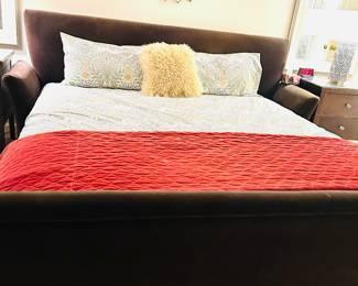 King bed and bedding 