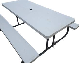 Picnic table