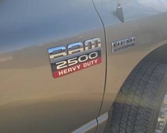 2009 Dodge truck 5.7 Hemi 164,000 miles