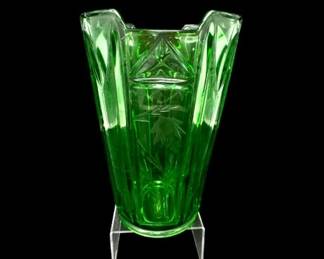 10 EtchedGreenGlassVase9TallDuncanMillerStyle