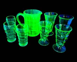 47 UraniumGlassPitcher7PieceDrinkwareSet