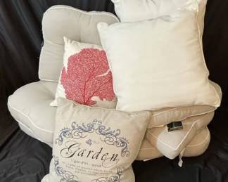 Max Studios Cushions Friends