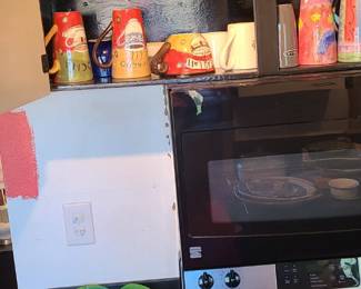 Cups, salad bowl, gravy boats, wok, salt and pepper shakers, French press, glass food storage containers. 