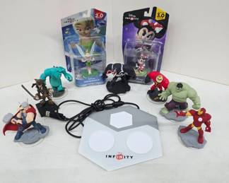 Disney Infinity Figure Set With Base