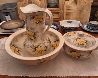 Vintage ceramic wash basin set