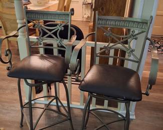 Set of 2 barstools