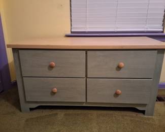 Kids dresser. Part of Kid's queen bedroom set (includes queen bed -like new mattress and box sping also available-, dresser, nightstand, and chest of basket drawers).