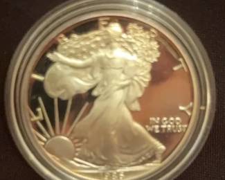005 1986 American Silver Eagle Dollar Coin