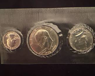 1976 U.S. Mint Uncirculated Bicentennial Coin Pack Philadelphia Mint