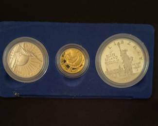 002 1986 U.S. Statue of Liberty Commemorative 3Coin Set Proof Coins in Original Display Case