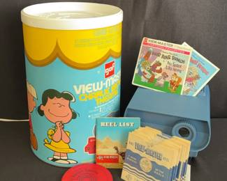 Vintage 1974 Electric View-Master Charlie Brown Theater , Reels + Wonders Kodachrome Reels