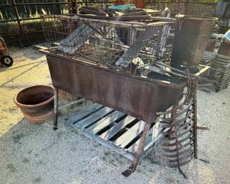 Ranch BBQ Pit, Fireplace grate