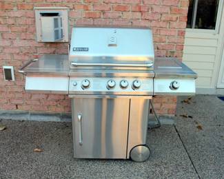 Jenn Aire Grill with Natural Gas Hook Up

