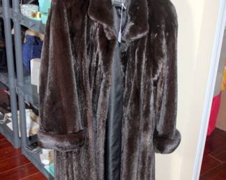 Very Nice NH Rosenthal Full Length Mink Coat

