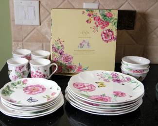 19 pcs. Lenox Butterfly Meadow Bloom

