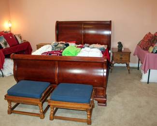 Queen Sleigh Bed

