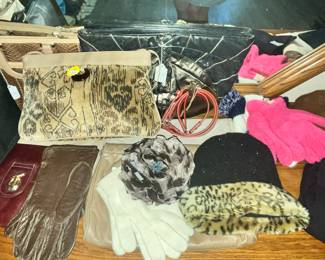 LADIES PURSES & ACCESSORIES