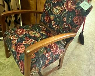 TAPESTRY PRINT CHAIR