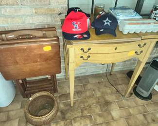 TV TABLES SET, SEWING MACHINE