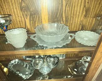 FULL OF SERVING PIECES