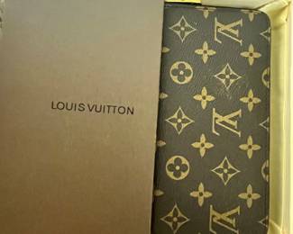 LIKE NEW LOUIS VUITTON WALLET w/ BOX & BAG