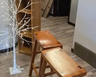Bookshelf, 2 Stools, And Light Up Tree