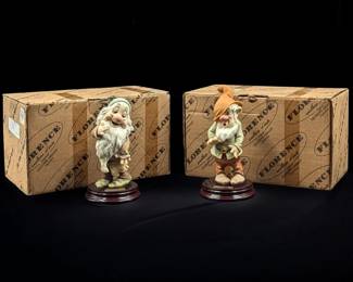 Giuseppe Armani Figurines: Walt Disney's "Sleepy" 915C And "Sneezy" 914C With Original Boxes