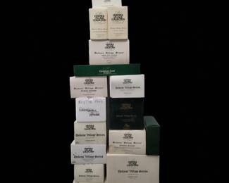 18Pc Heritage Village Collection Dickens' Village Series