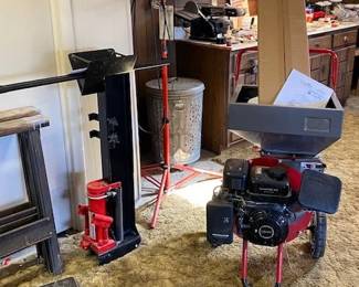 Earthquake chipper/shredder, Hydraulic log splitter