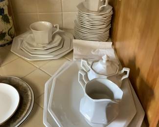 Johnson bros set more pieces