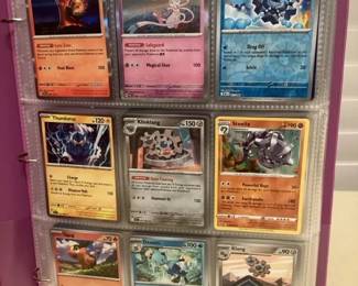 MMP026 Binder Full Of Over 670 Pokémon Holo Trading Cards 