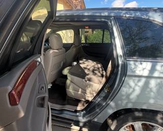 2006 Chrysler Pacifica, 121,500k miles, does not currently run (probably old gas, starts with starter fluid), back door does not open all the way. $2,000 OBO, see VIN photo