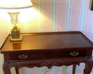 Wooden Console Table With Claw Feet With Lamp 