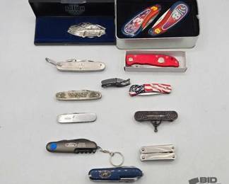 2114  12 Pocket Knives  Stanley Pocket Level 