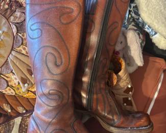 Frye Women’s Campus Boots – Size 7.5