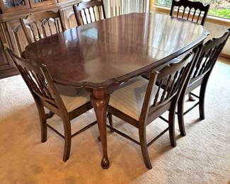 Pennsylvania House Queen Anne Dining Room Table and Chairs