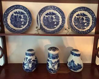 Set of 3 Davidson & Son Blue Willow Dinner Plates