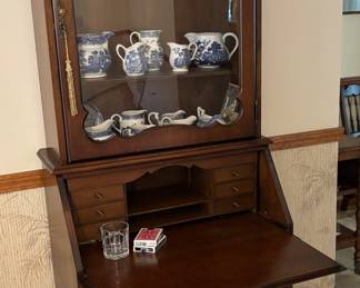 Queen Anne Style Secretary Desk with Hutch