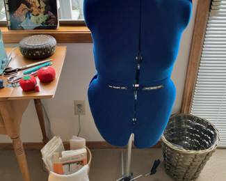 Adjustoform Sew Deluxe Blue Adjustable Dress Form