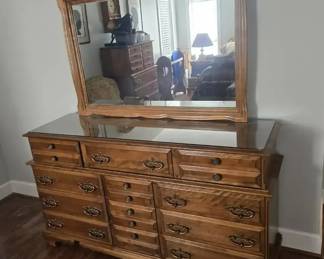 Meredith Mfg dresser w mirror