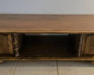 Coffee table w storage