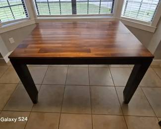 Holland house leafed dining table