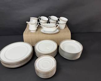 Noritake Legacy Splendor 4267 Fine China Dinnerware Set