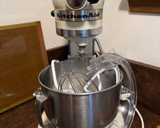 Kitchen Aid White Standing Mixer