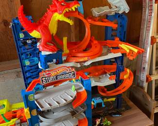  Hot Wheels City Ultimate Garage Playset