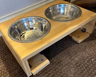Elevated Pet Bowl Stand