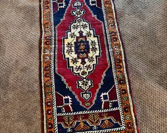 Persian Style Rug – 3'7" x 1'7"