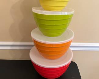 Decorative kitchen bowls.