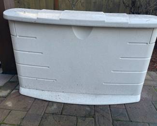 Rubbermaid Outdoor Storage Deck Box